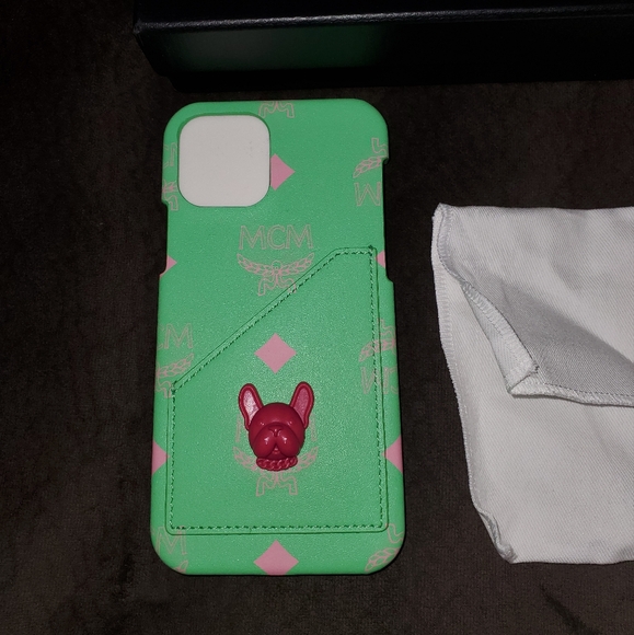 M PUP IPHONE 12/12 PRO CASE WITH CARD SLOT - Picture 8 of 8